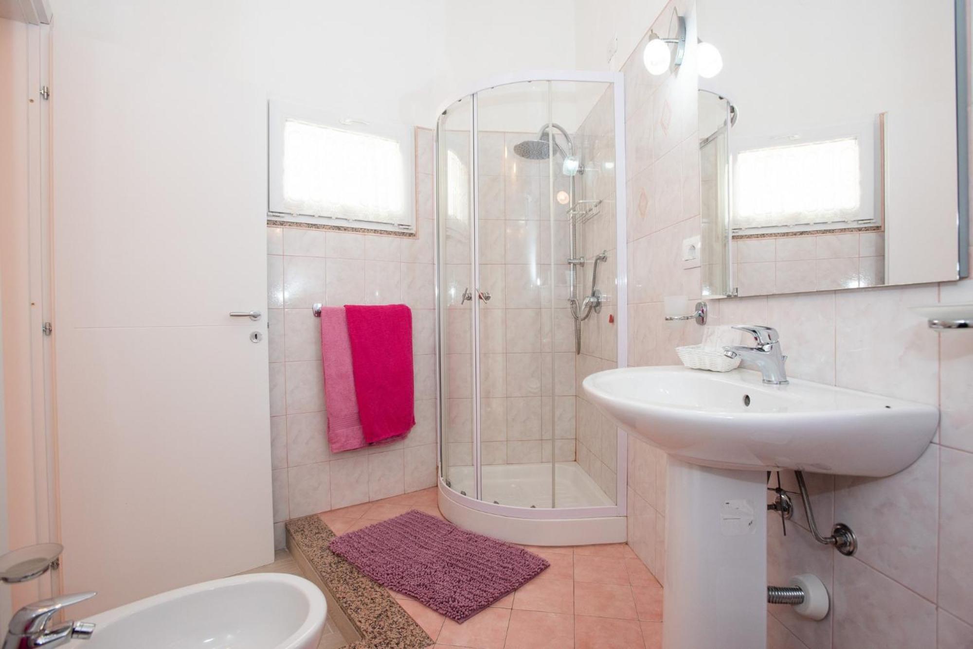 Affittacamere Le Rondini Domus De Maria Buitenkant foto