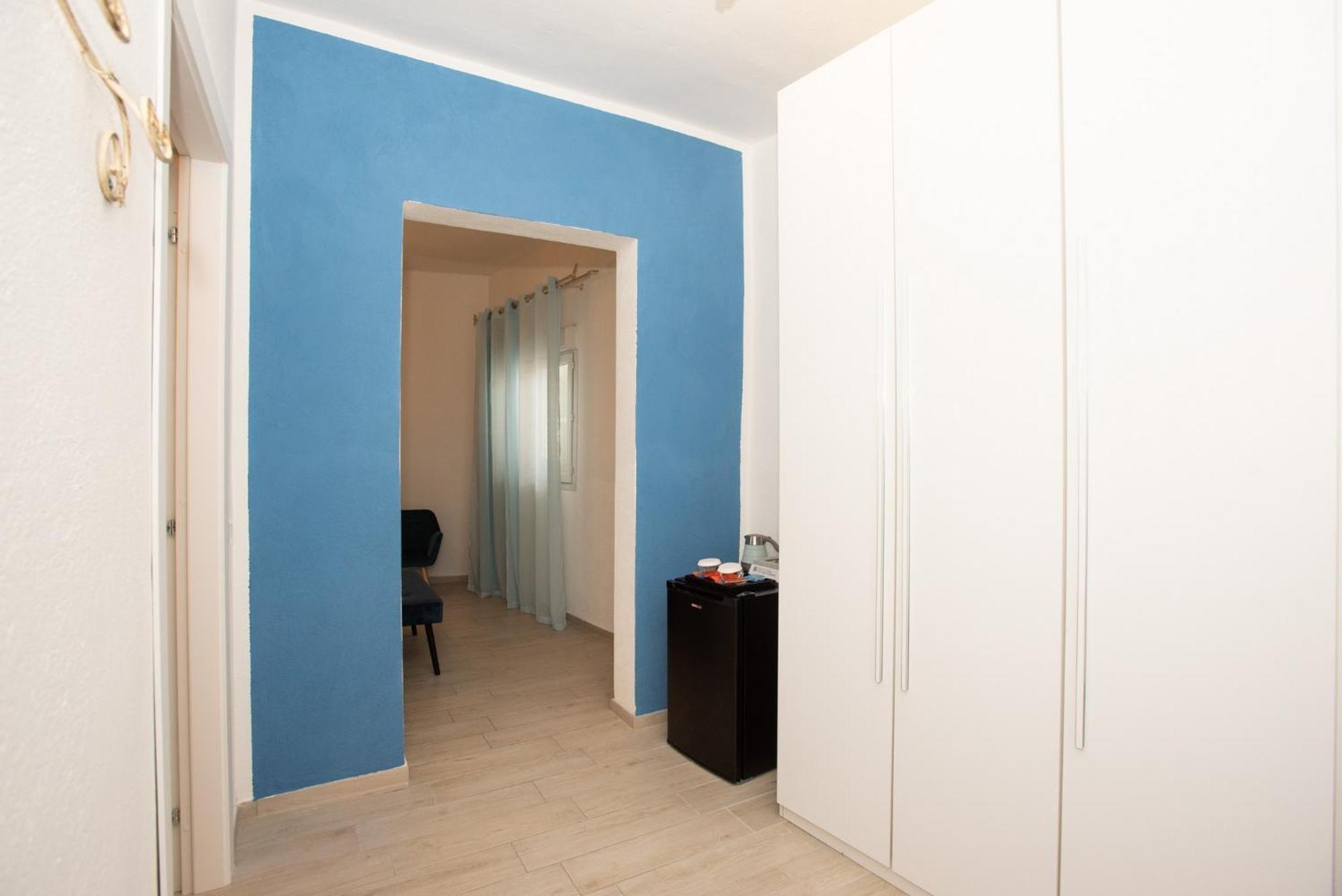 Affittacamere Le Rondini Domus De Maria Buitenkant foto